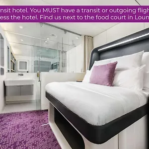*** Hotell Yotelair Amsterdam Schiphol Transit Nederländerna